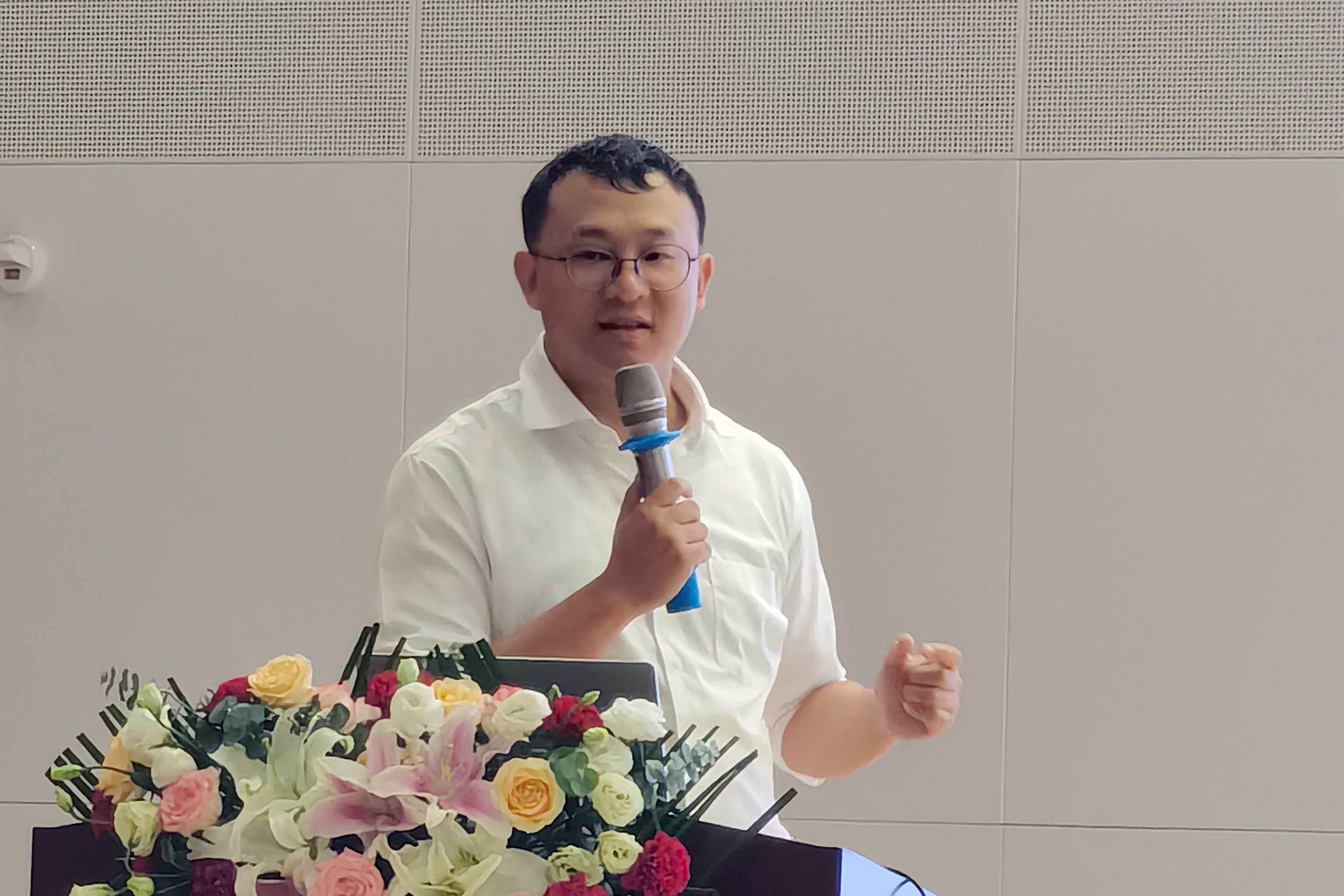 图2 华为公共事业部教育2024欧洲杯怎么买的解决方案结构师刘瑞云作报告.jpg